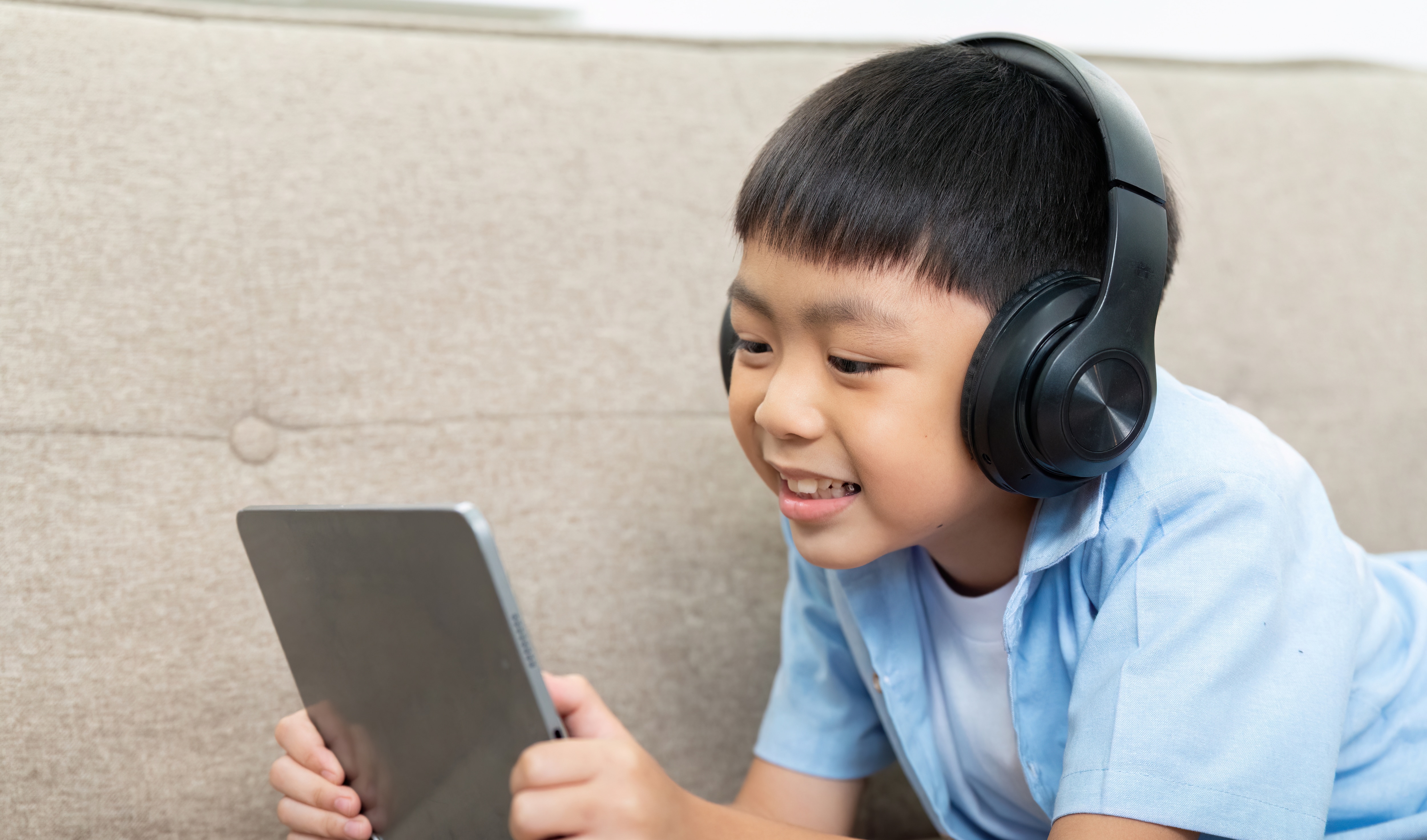 Empowering chinese-language education with a digital news platform